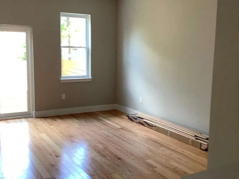 2111 W Seybert St #A — Photo 6
