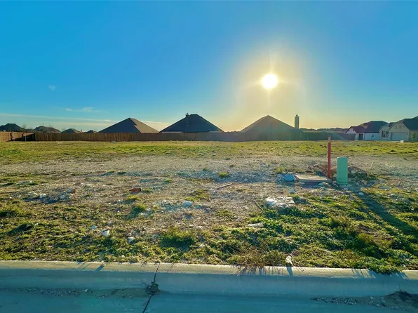 702 Broken Bow Ln, Cleburne, TX 76033