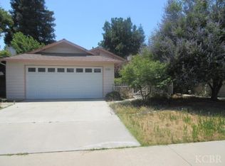 1220 Rayser St, Kingsburg, CA 93631