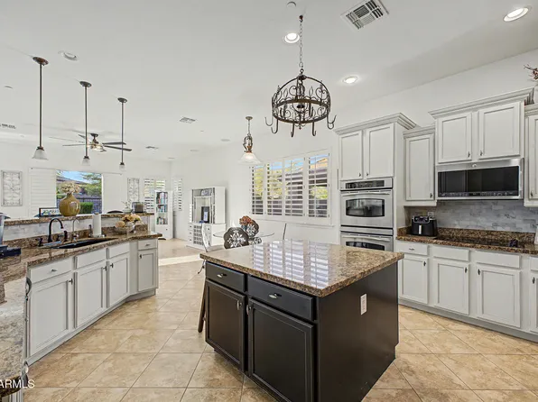 13388 W CHAPAROSA Way, Peoria, AZ 85383