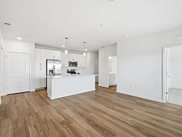 Elwood Apartment Homes — Photo 78