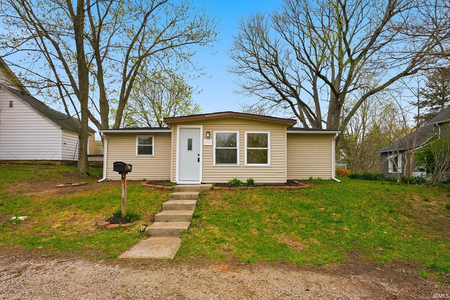 1720 Canfield St photo 1