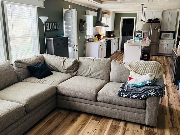 3rd image of 870 Pilot View Rd