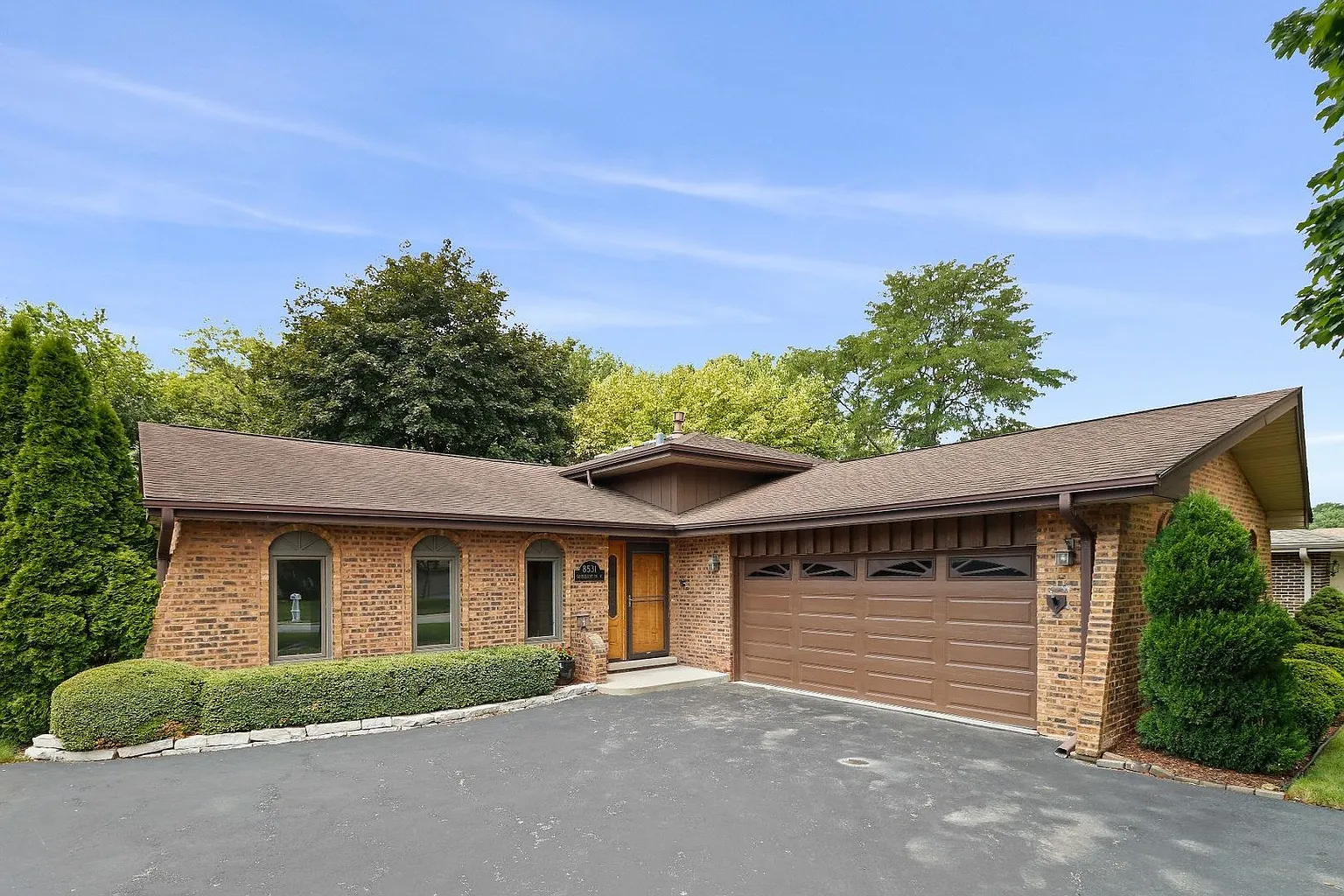 8531 Candlelight Dr W photo 1