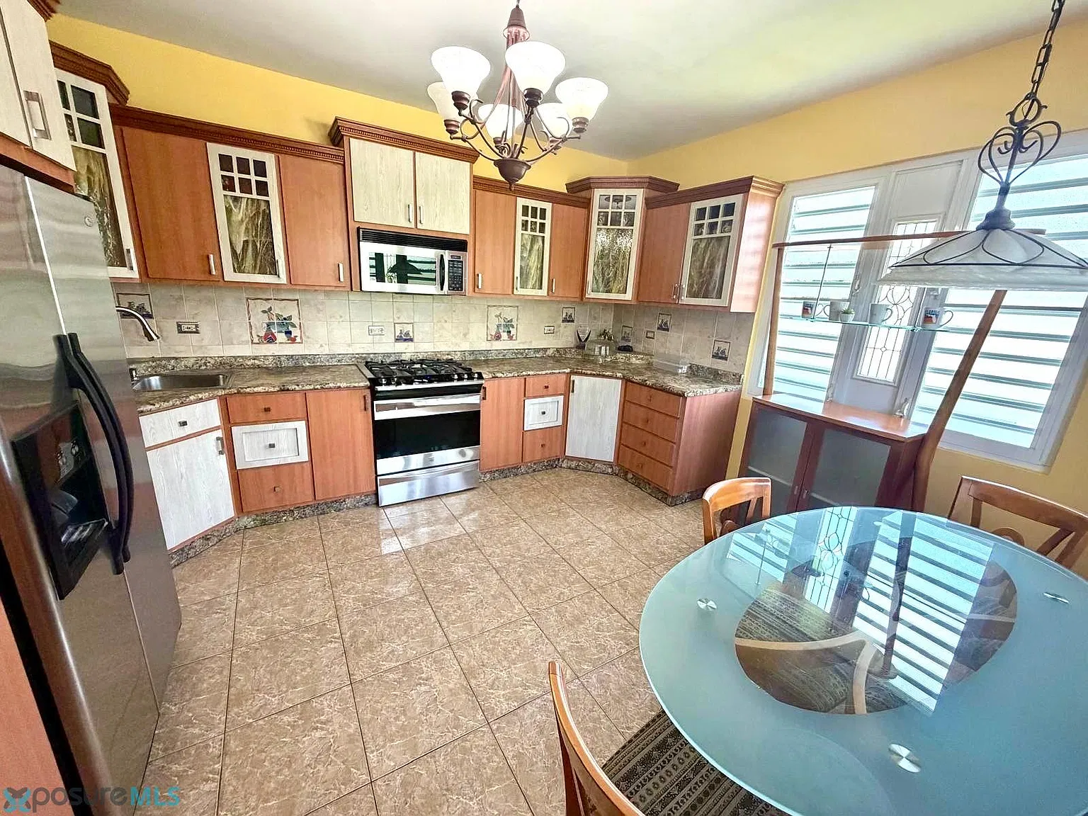 3 bed, 2.0 bath, 1300 sqft, $1,100 — Photo 2