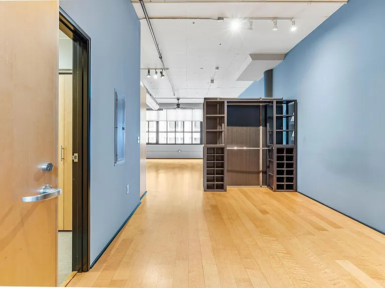 1400 NW Irving St #510 — Photo 1