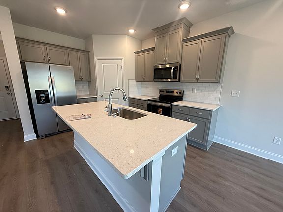 3rd image of 1212 Vail Drive #15d