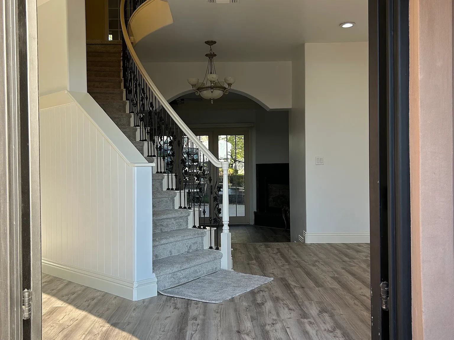 4 bed, 4417 sqft, $5,995 — Photo 3