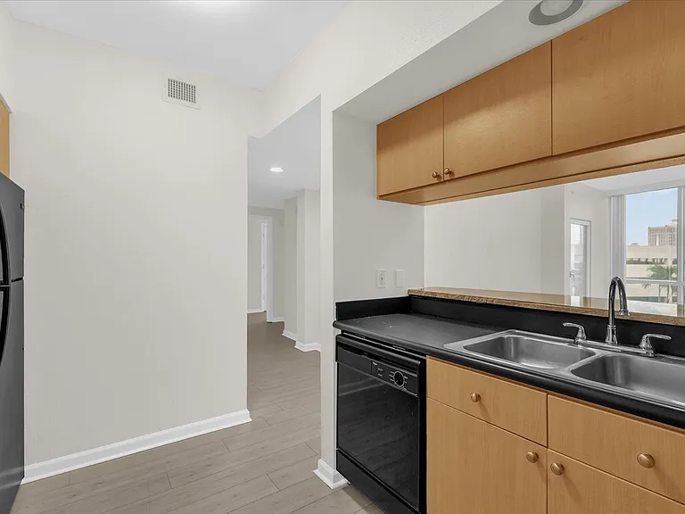 322 E Central Blvd #606 — Photo 16