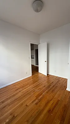 Rented by Nest Seekers International | media 8