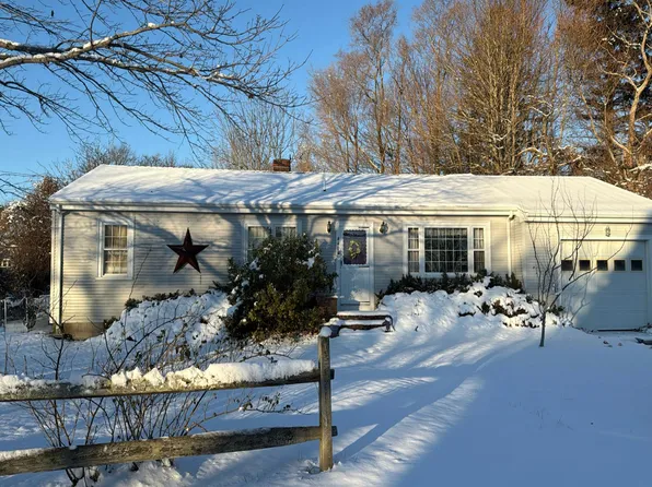 440 Sconticut Neck Rd, Fairhaven, MA 02719