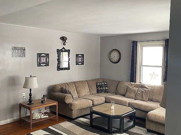 2nd image of 343 Meadow St