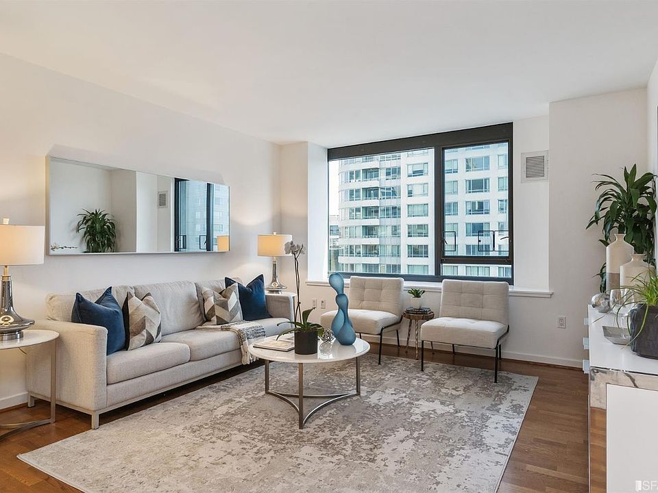 1st image of 260 King St Unit 559