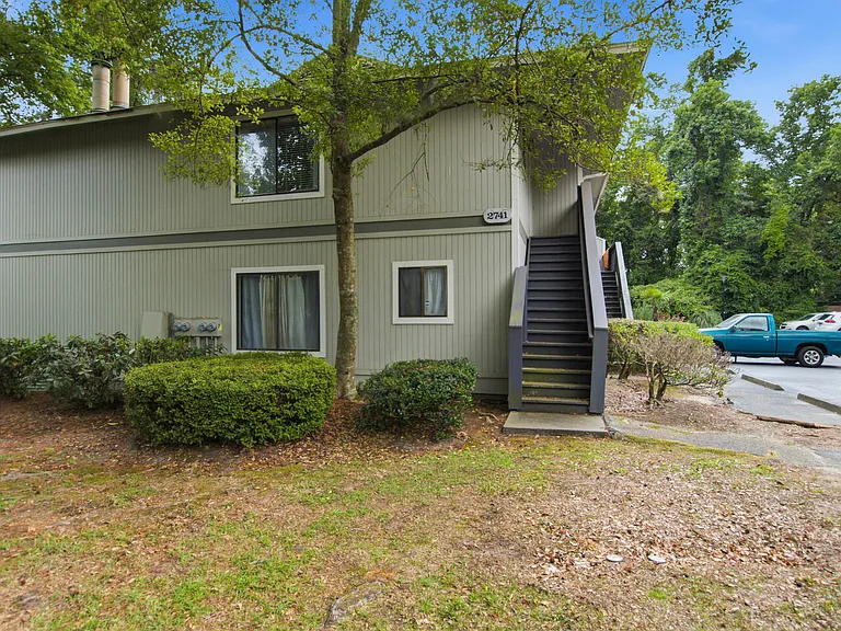 2741 Jobee Dr — Photo 2