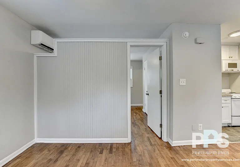 81 E Wesley Rd NE #7 — Photo 17