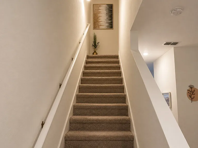331 Madison Dr — Photo 17
