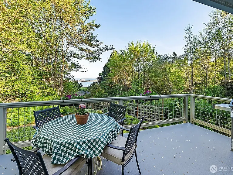 33 N Bay Ln — Photo 11