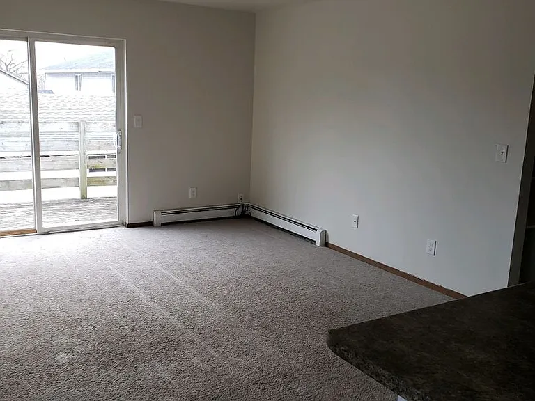 1180 Dodds Dr #1-4 — Photo 2