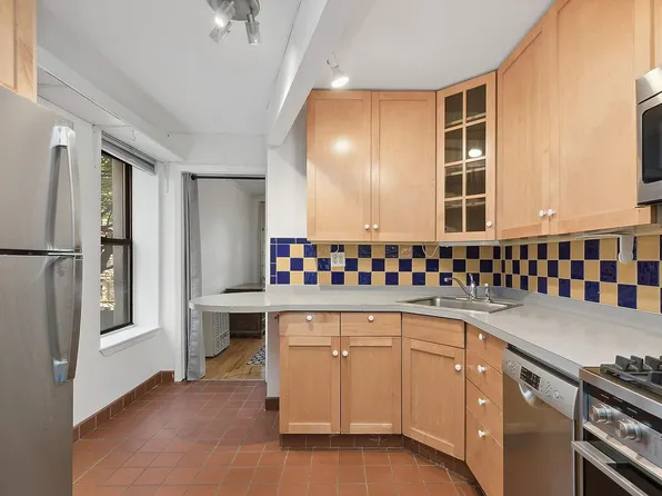 544 E 11th St APT 3B, Manhattan, NY 10009