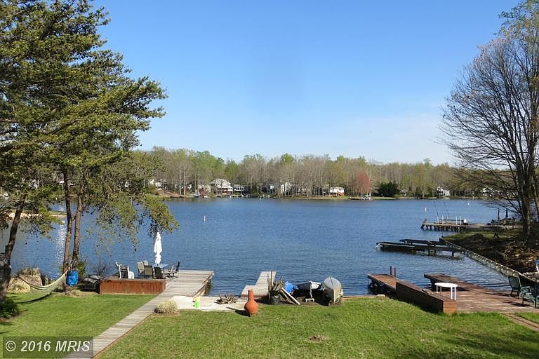 Platform dock, slip, beach waterfront