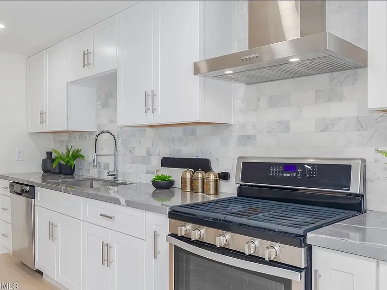 3758 E Willow Ave — Photo 2