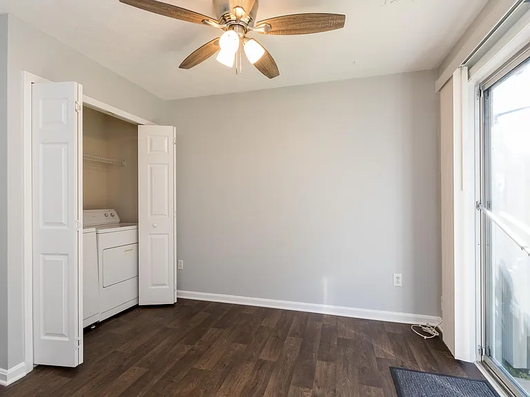 Eat-in area with access to backyard