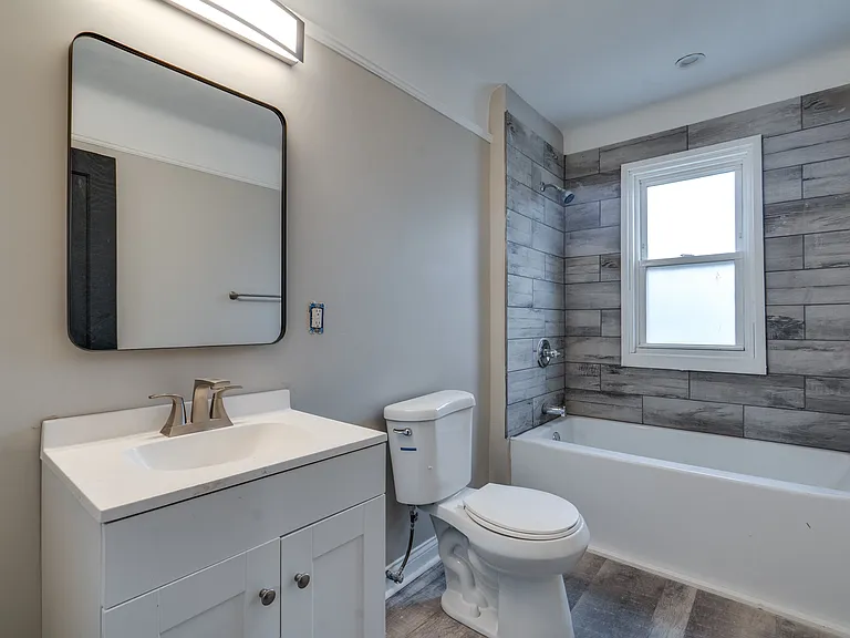 934 Royal Rd — Photo 15