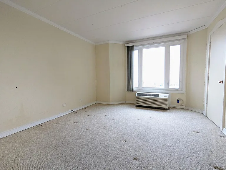 1 Renaissance Pl — Photo 6