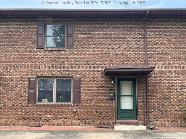 2111 3rd Ave, Nitro, WV 25143