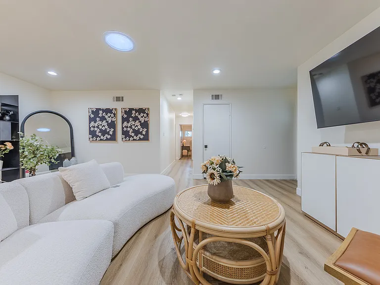 2503 Sierra Leone Ave — Photo 6