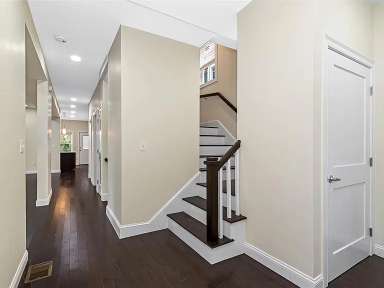 68 Winchester St #2 — Photo 8