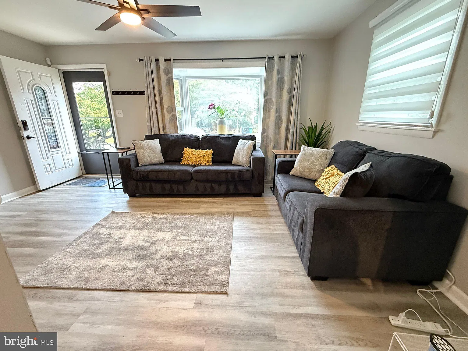 4 bed, 2.0 bath, 1800 sqft, $2,500 — Photo 4