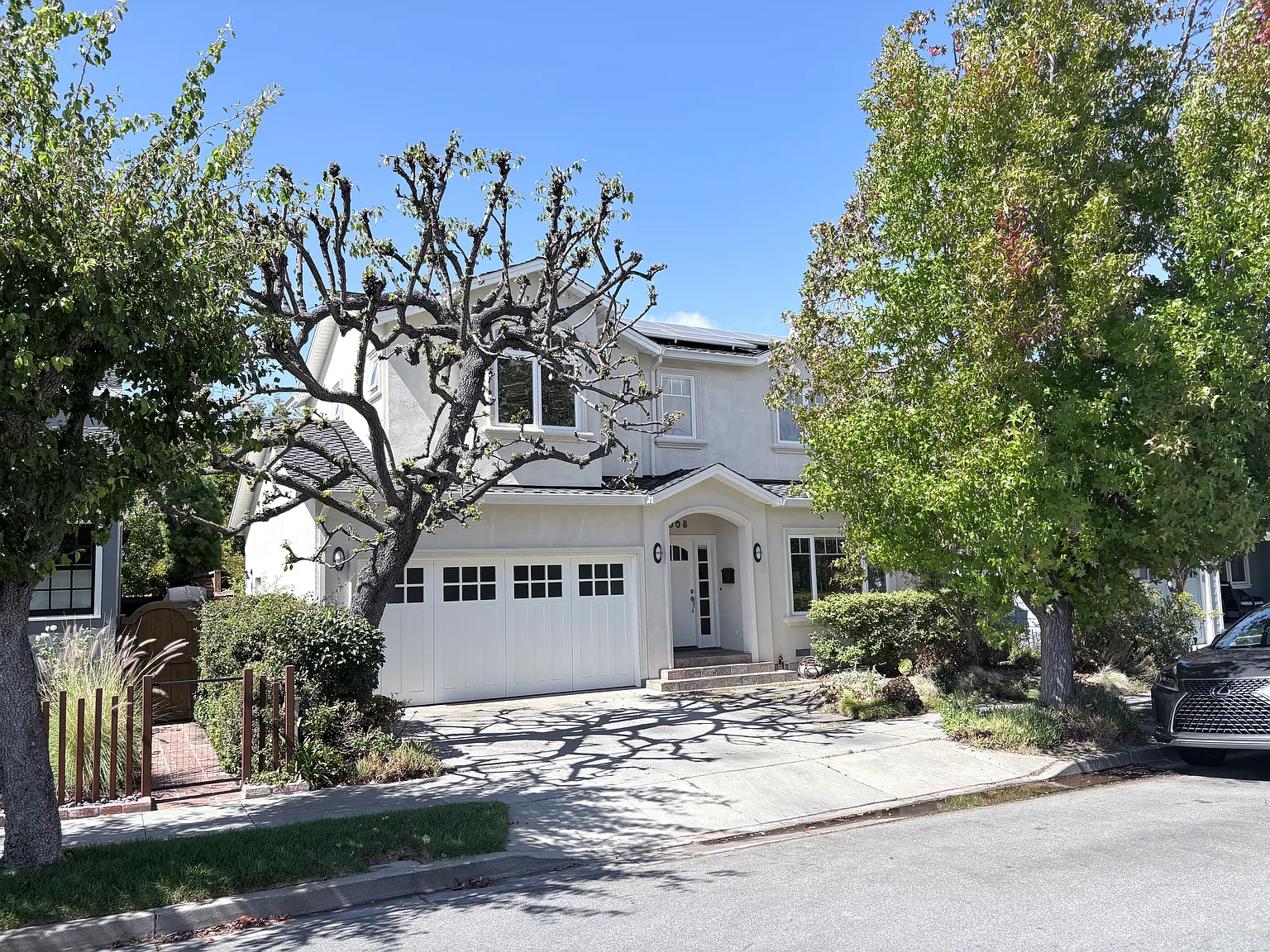 5 bed, 2120 sqft, $8,995 — Photo 1