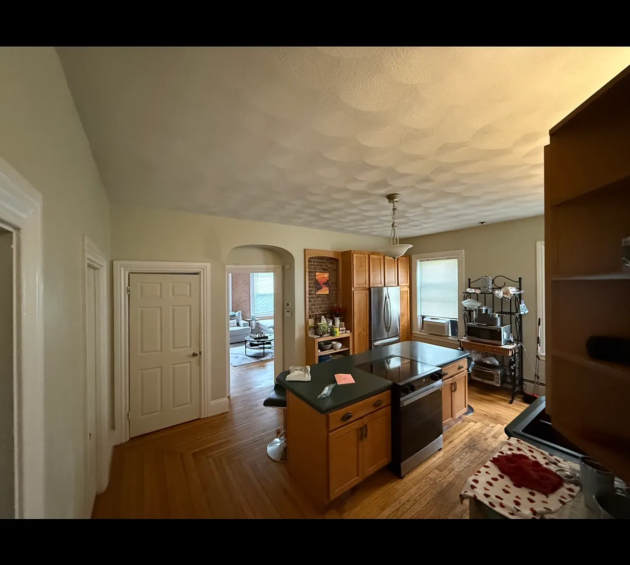 3 bed, 1600 sqft, $2,500 — Photo 4