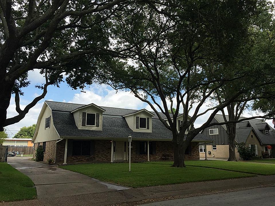 1st image of 2318 Carriage Ln