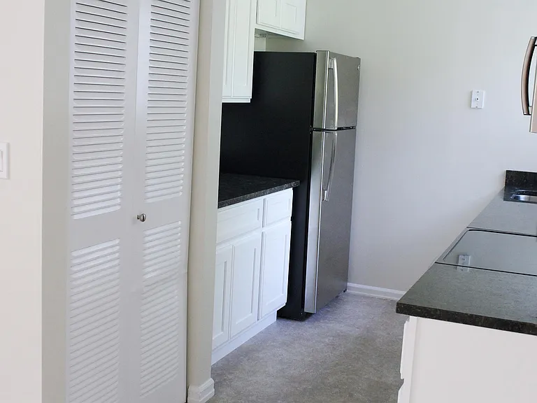 30 Fox Hill Ln — Photo 2