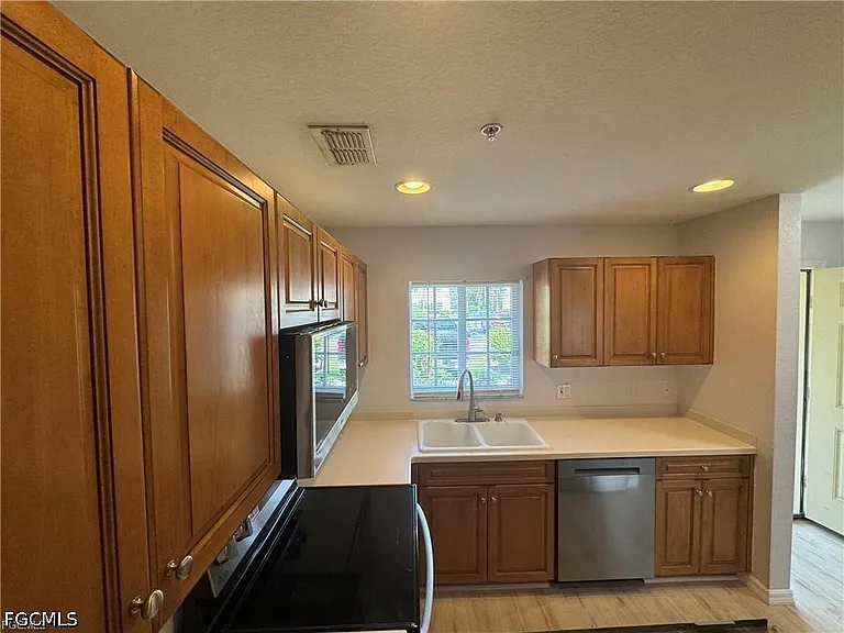 9445 Ivy Brook Run #1106 — Photo 4