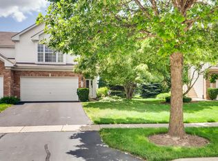 809 Crossing Way, St Charles, IL 60174