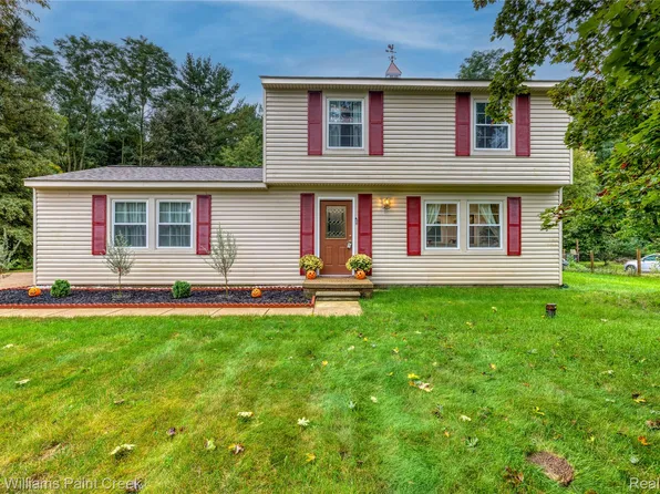 3308 Spring Meadow Dr, Rochester, MI 48306