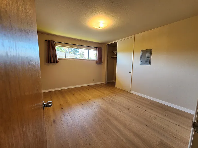959 Alice Ln #B — Photo 6
