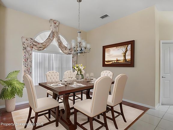 5th image of 3352 Saint Ives Blvd