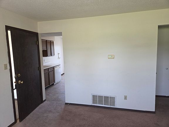 3rd image of 306 Southampton Dr APT 4