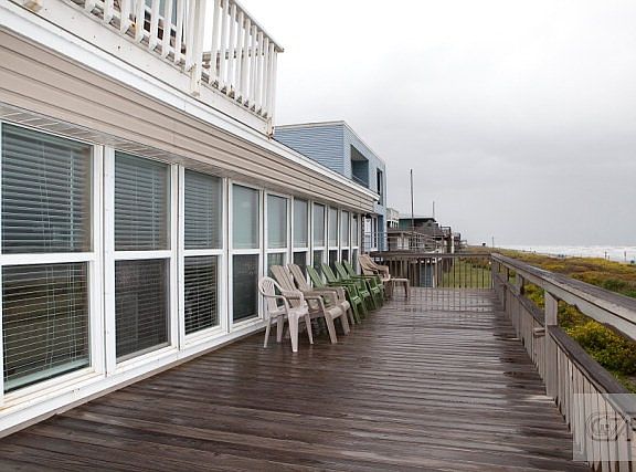 3rd image of 16639 Jamaica Beach Rd