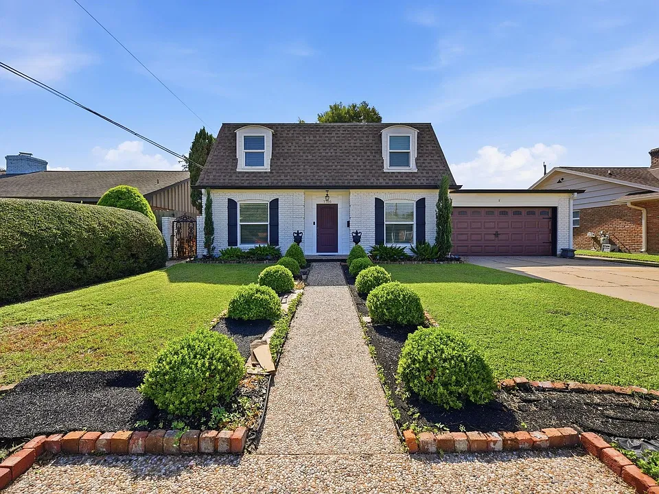 7705 Beaudelaire Cir