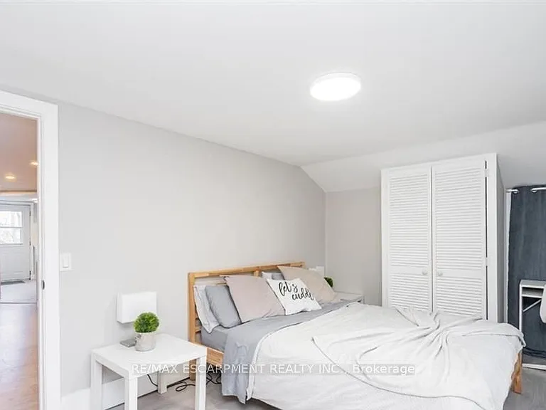 38 Inchbury St #3 — Photo 6