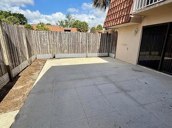 528 Green Springs Pl #528, West Palm Beach, FL 33409