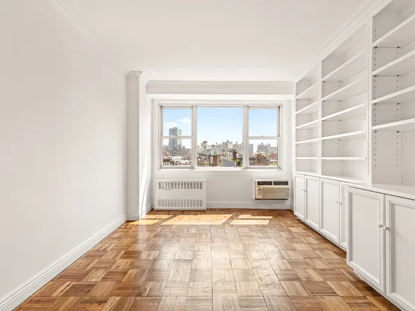 2 Charlton Street image 14 of 15