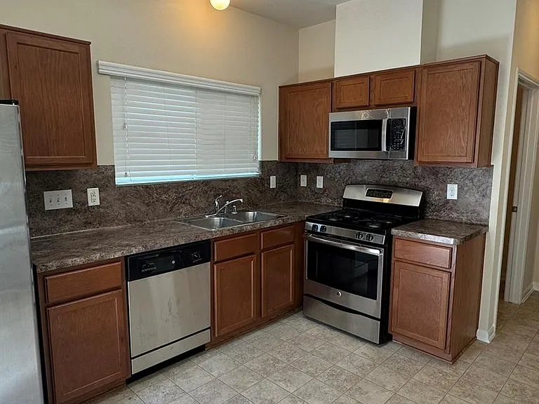 1747 Nichole Woods Dr — Photo 12