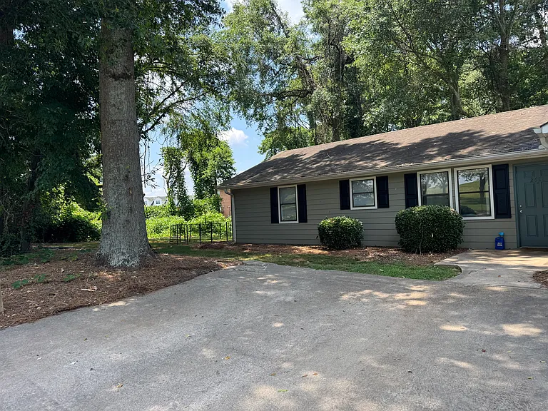 2630 Riverbend Rd #2630 — Photo 4
