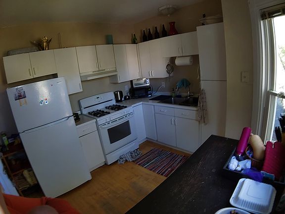 Kitchen. This is the old kitchen. The new kitchen is in the process of being installed.